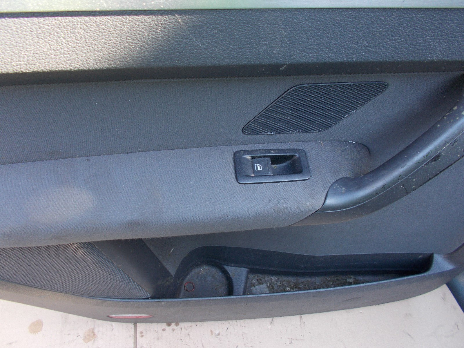 2005 VOLKSWAGEN VW TOURAN NSR PASSENGER SIDE REAR DOOR TRIM PANEL DOOR CARD
