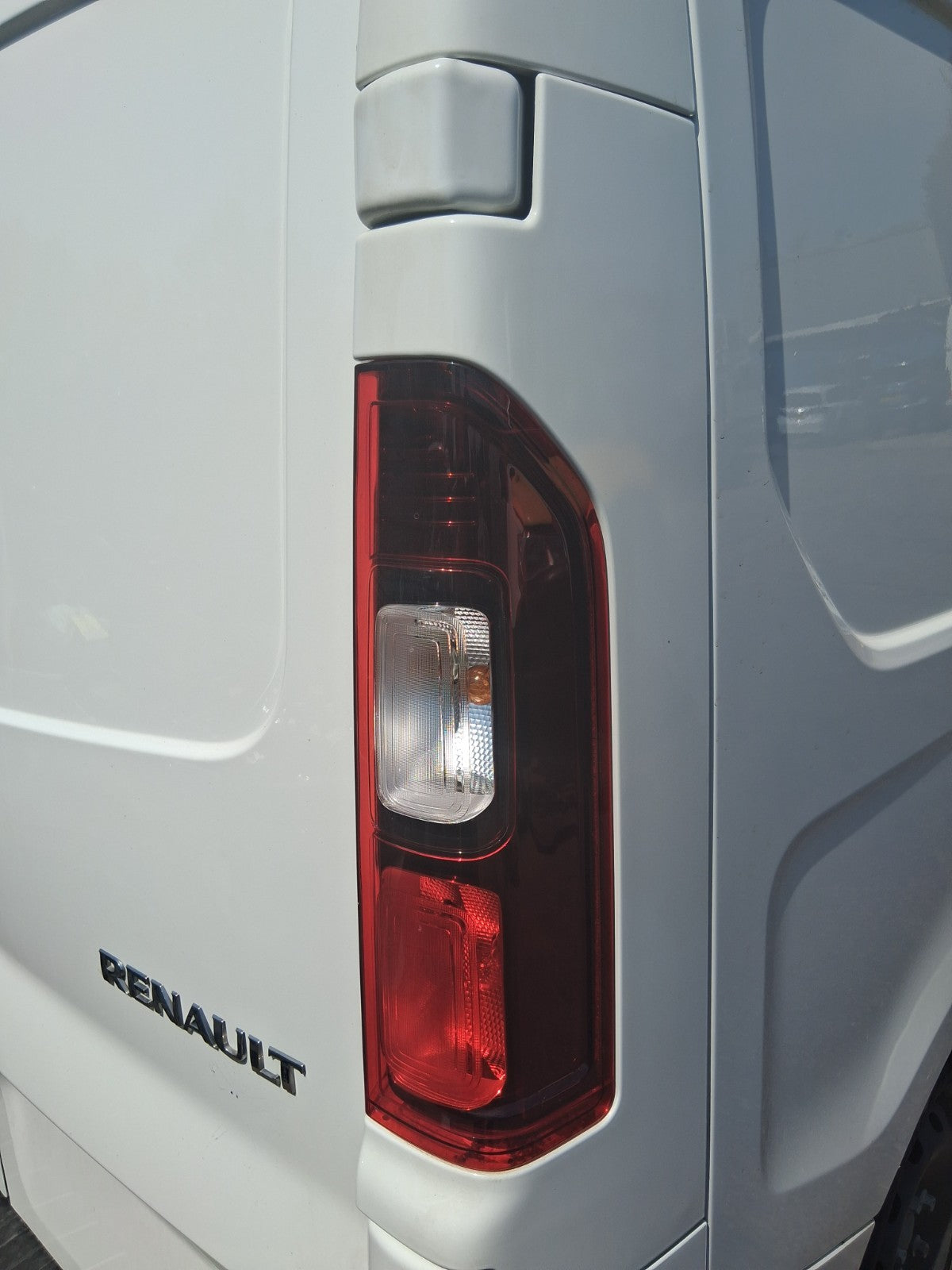 2025 RENAULT TRAFIC X82 MK3 OSR DRIVER SIDE REAR RIGHT TAIL LIGHT
