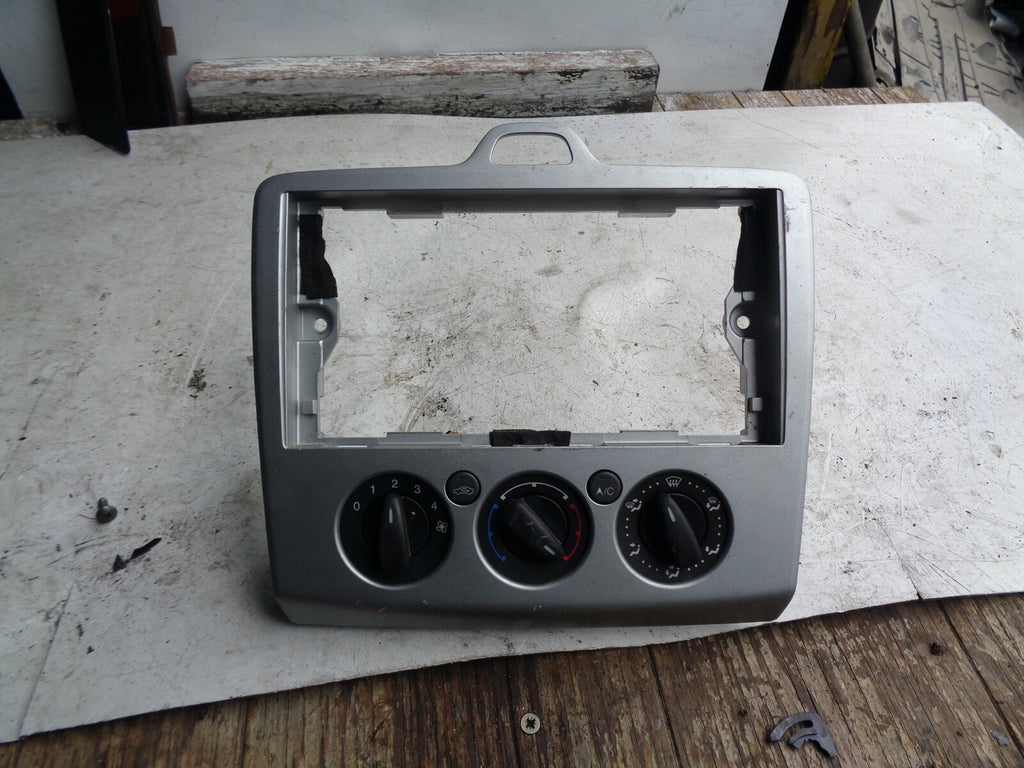FORD FOCUS C-MAX MK1 2003 HEATER CLIMATE CONTROL UNIT AND TRIM 69607003
