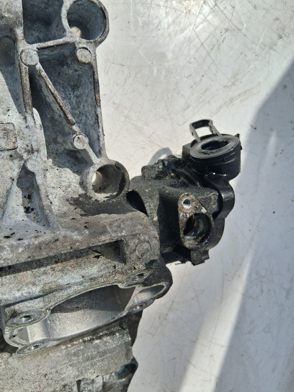 2018 BMW X1 F48 2.0 DIESEL COOLANT WATER PUMP HOUSING 8591719