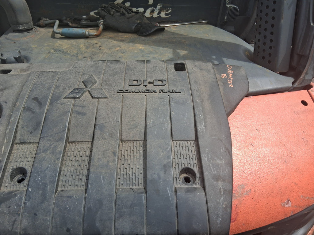 2018 MITSUBISHI OUTLANDER MK3 TOP ENGINE COVER BLACK