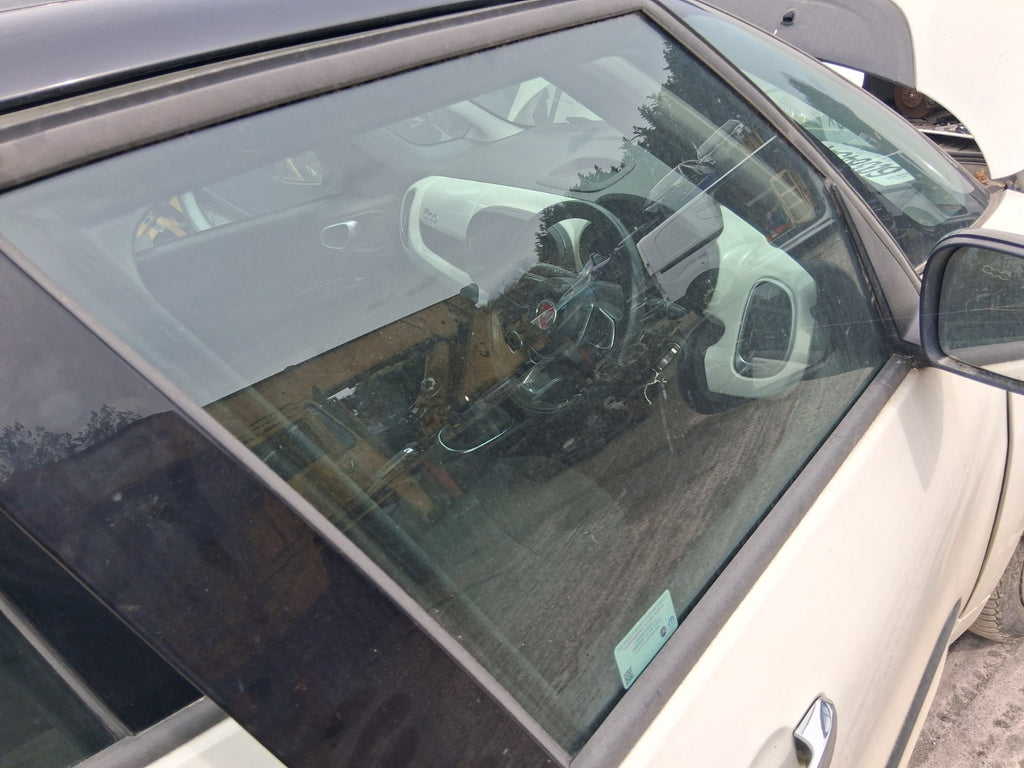 2019 FIAT 500L URBAN OSF DRIVER SIDE FRONT WINDOW GLASS