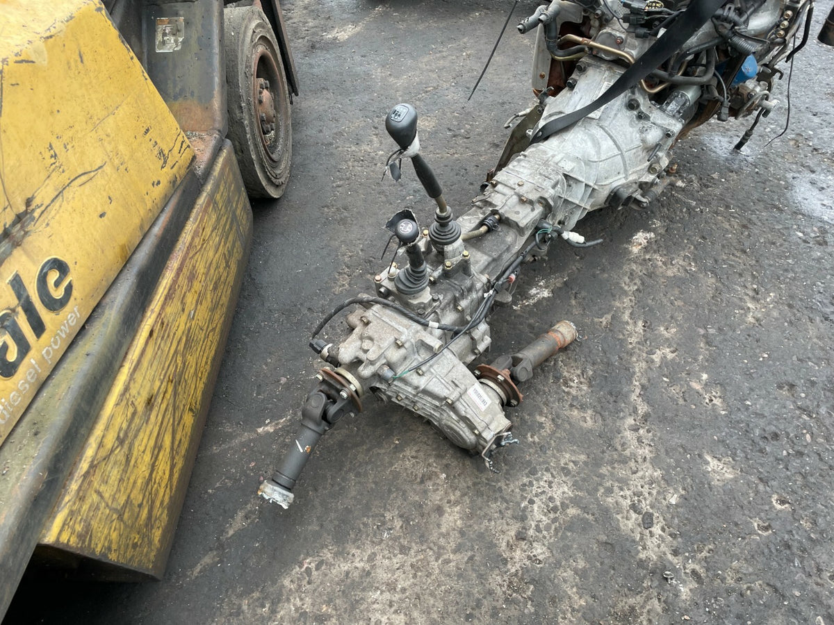 KIA SPORTAGE K00 2001 2.0 16V 4WD FE 5 SPEED MANUAL GEARBOX & TRANSFER BOX