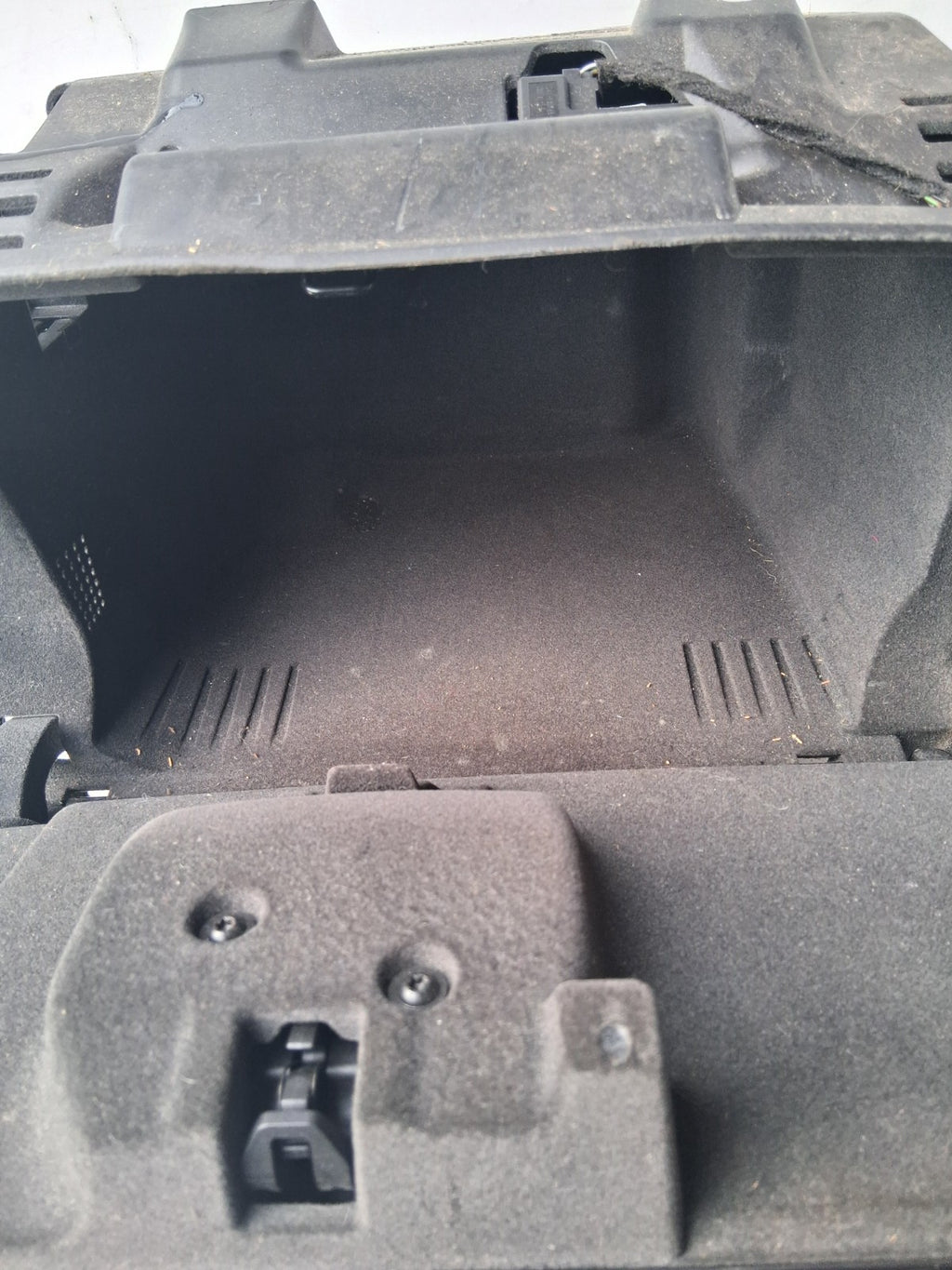 2013 FORD S MAX NSF PASSENGER NEAR LEFT GLOVE BOX STORAGE COMPARTMENT 9M21U05010
