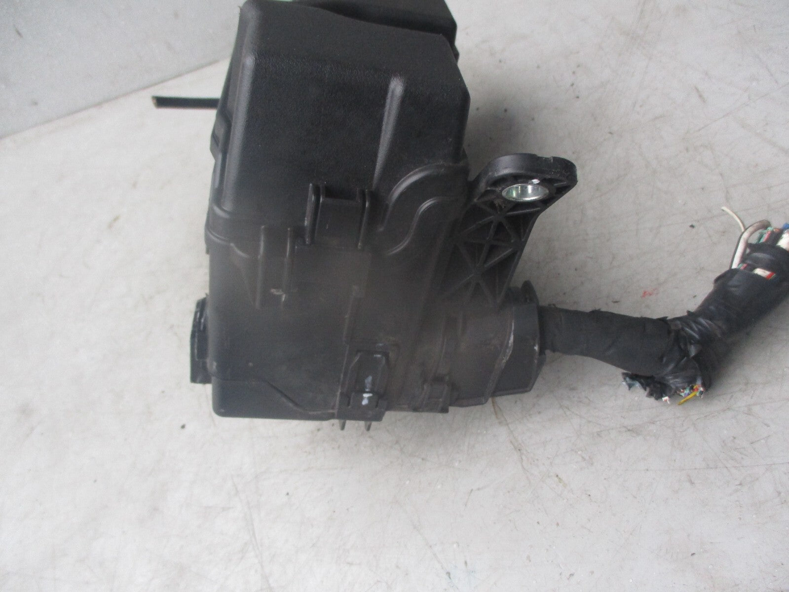 PEUGEOT 108 2016 1.0 PETROL FUSE & RELAY BOX 821110HT30