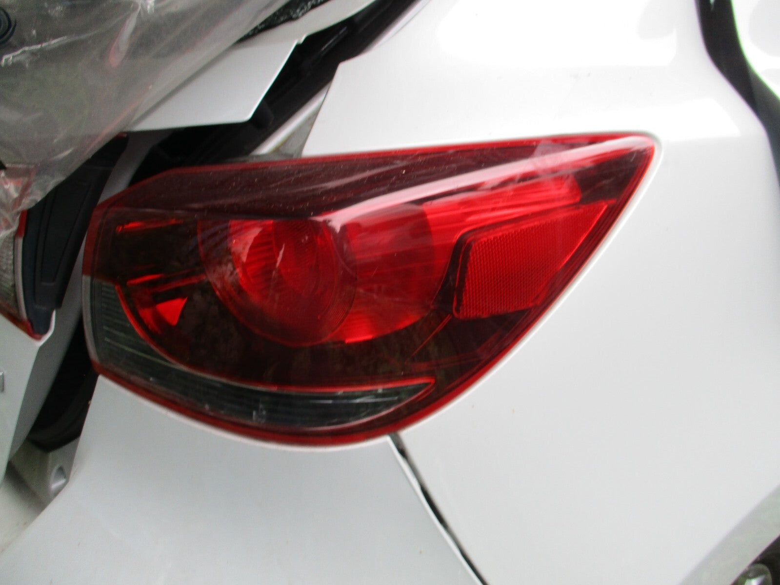 2023 MAZDA 2 MK3 DJ FACELIFT OSR DRIVER SIDE REAR OUTER TAIL LIGHT LAMP