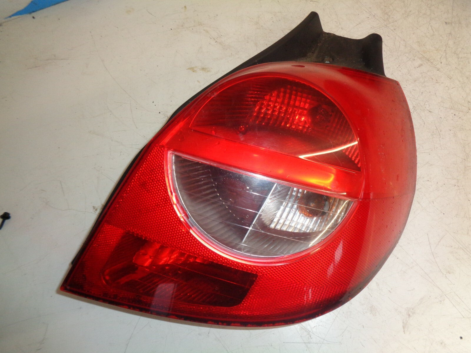RENAULT CLIO 2006 MK3 OSR DRIVER SIDE REAR TAILLIGHT TAILLAMP