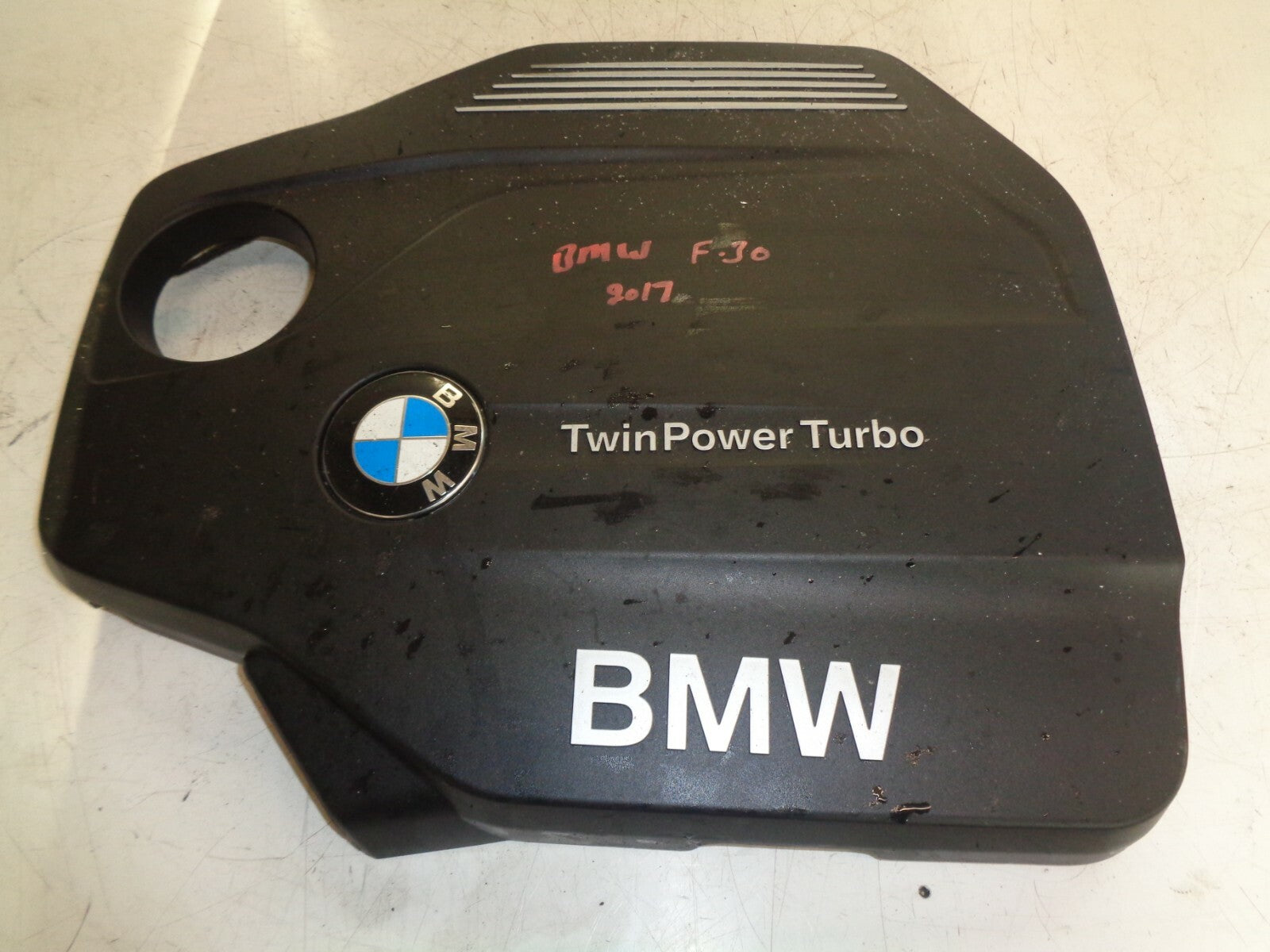 BMW 3 SERIES 2017 F30 F31 2.0 DIESEL TWIN POWER ENGINE COVER 8514202