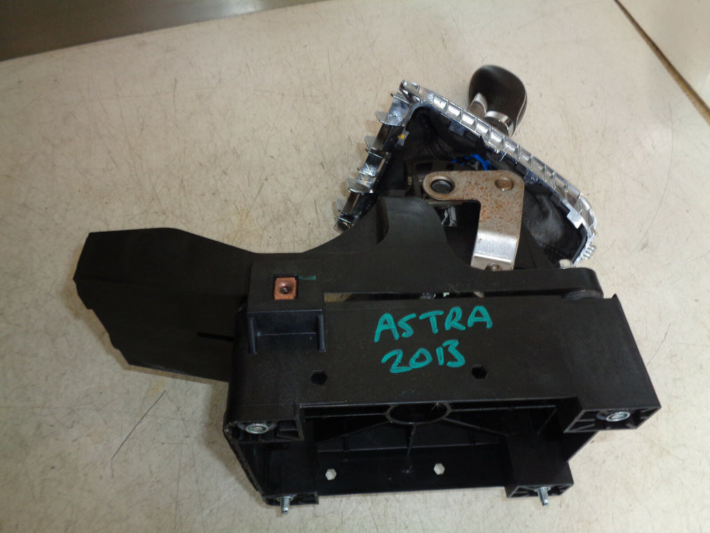 VAUXHALL ASTRA J 2013 MK6 6 SPEED MANUAL GEARSTICK 55577540