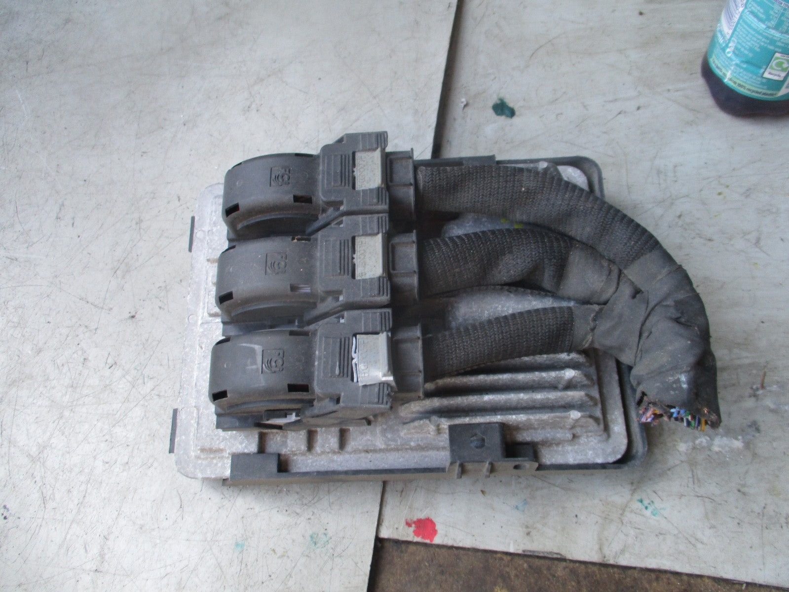 2014 VAUXHALL INSIGNIA  ENGINE CONTROL MODULE BRACKET 23347555