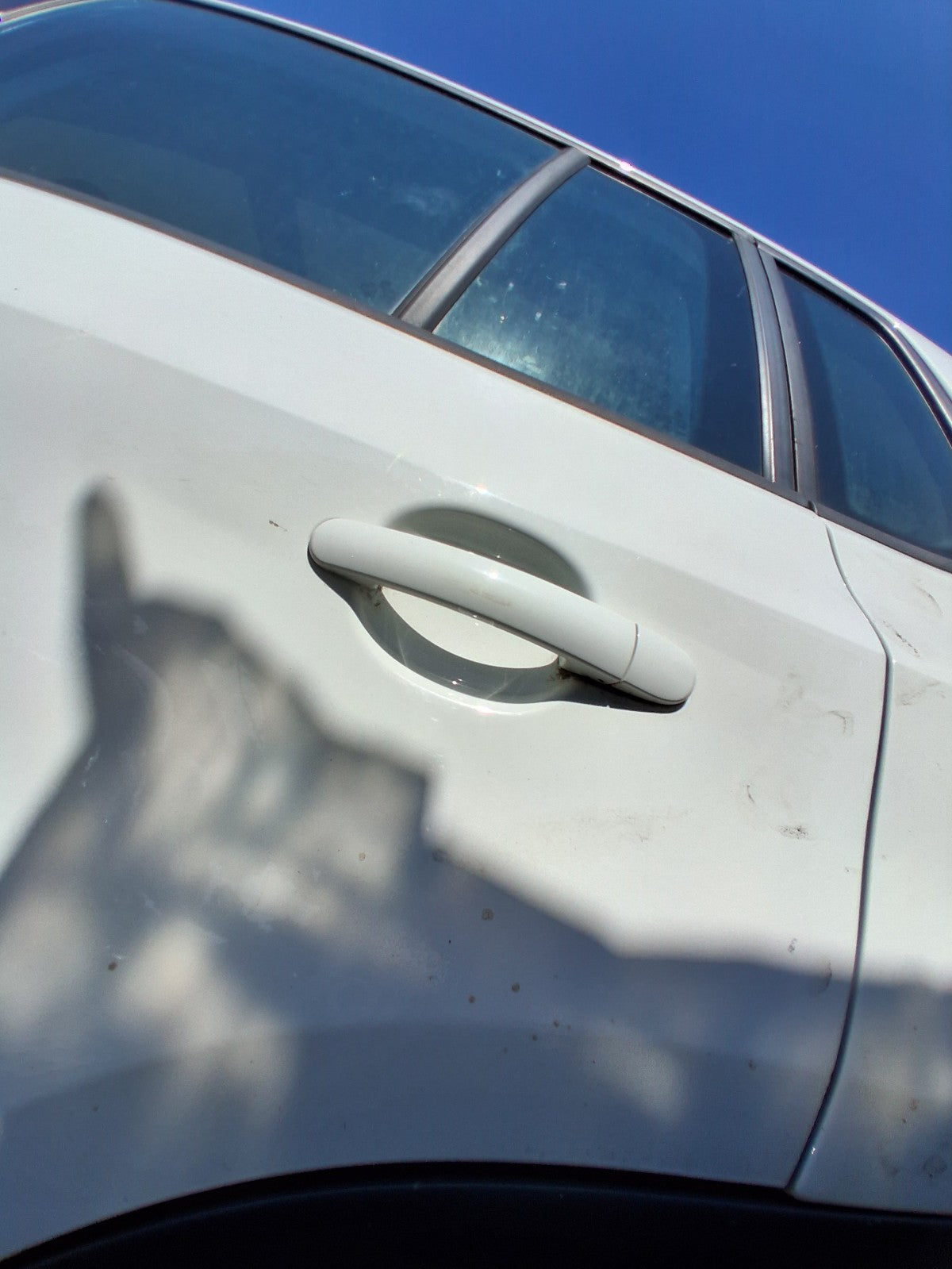 2013 VW VOLKSWAGEN TIGUAN MK1 NSR PASSENGER SIDE REAR DOOR HANDLE WHITE LC9A