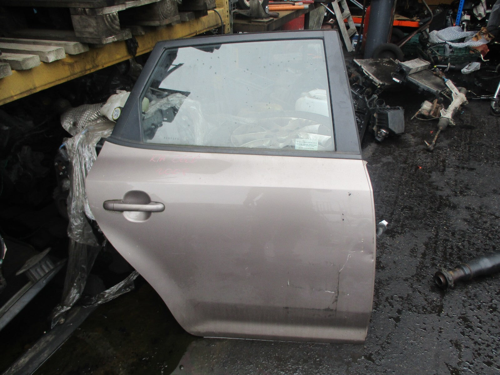 KIA CEED MK1 2007 OSR ESTATE DRIVER SIDE REAR COMPLETE DOOR BEIGE 8Q