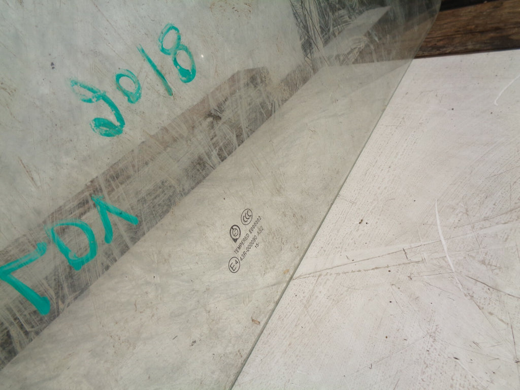 LDV MAXUS 2018 CAB TIPPER REAR GLASS BACK WINDOW