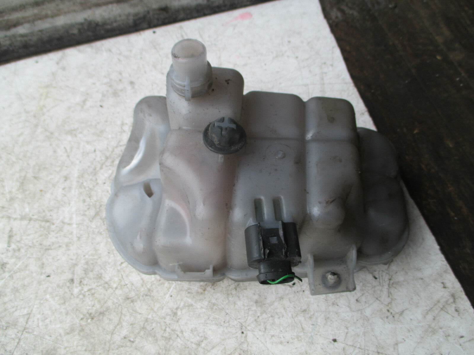 AUDI A6 2017 2.0 DIESEL COOLANT EXPANSION TANK BOTTLE 4G0121403R