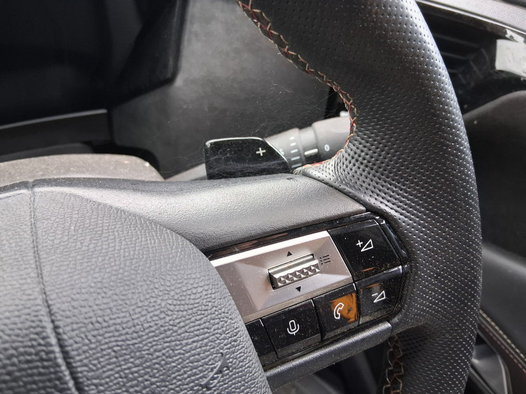 2023 DS AUTOMOBILES DS4 3 SPOKE MULTIFUNCTION LEATHER STEERING WHEEL