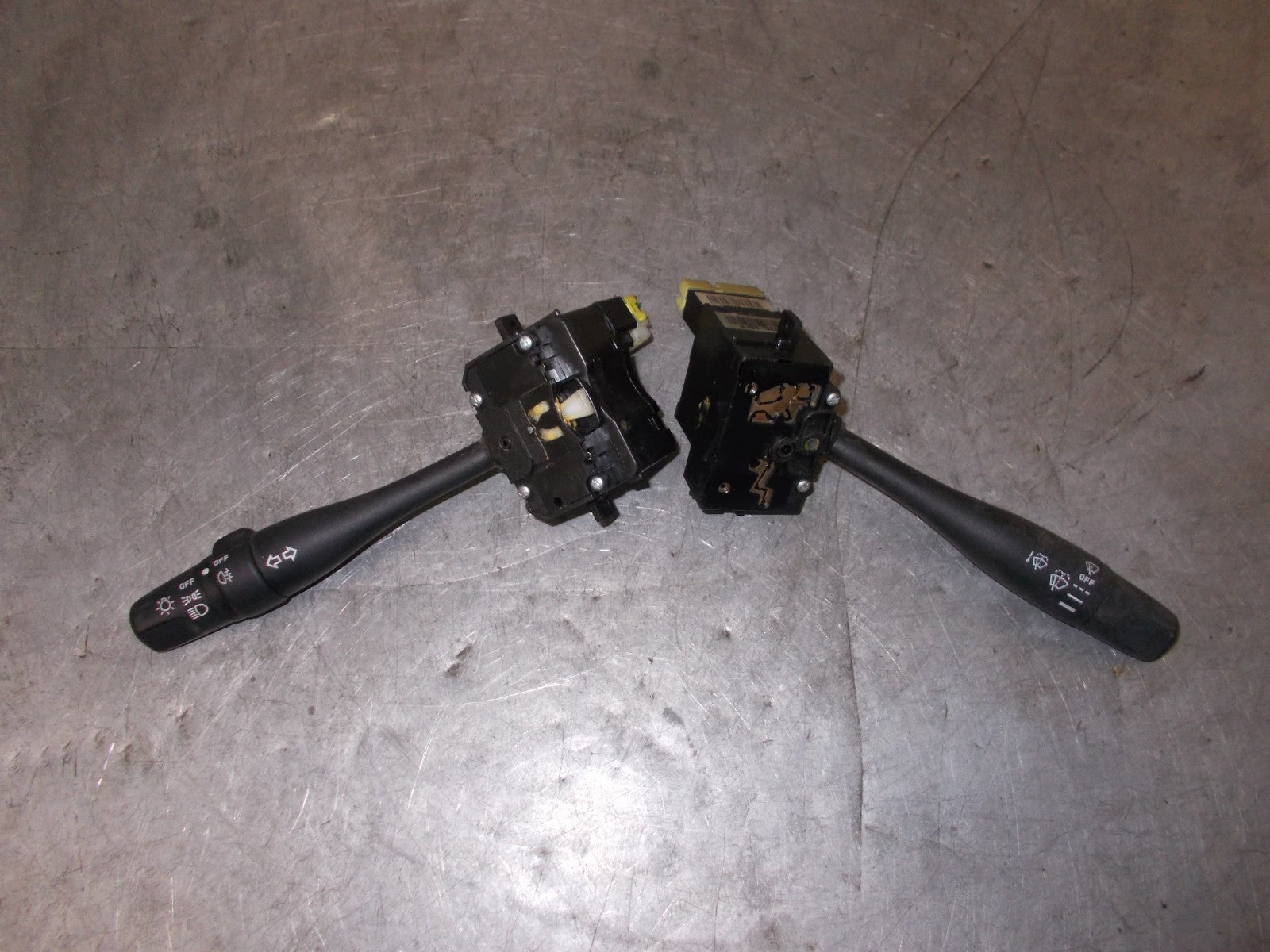 NISSAN VANETTE LDV CUB 2000 HEADLIGHT & WIPER STALK SWITCHES 257SA54394777D