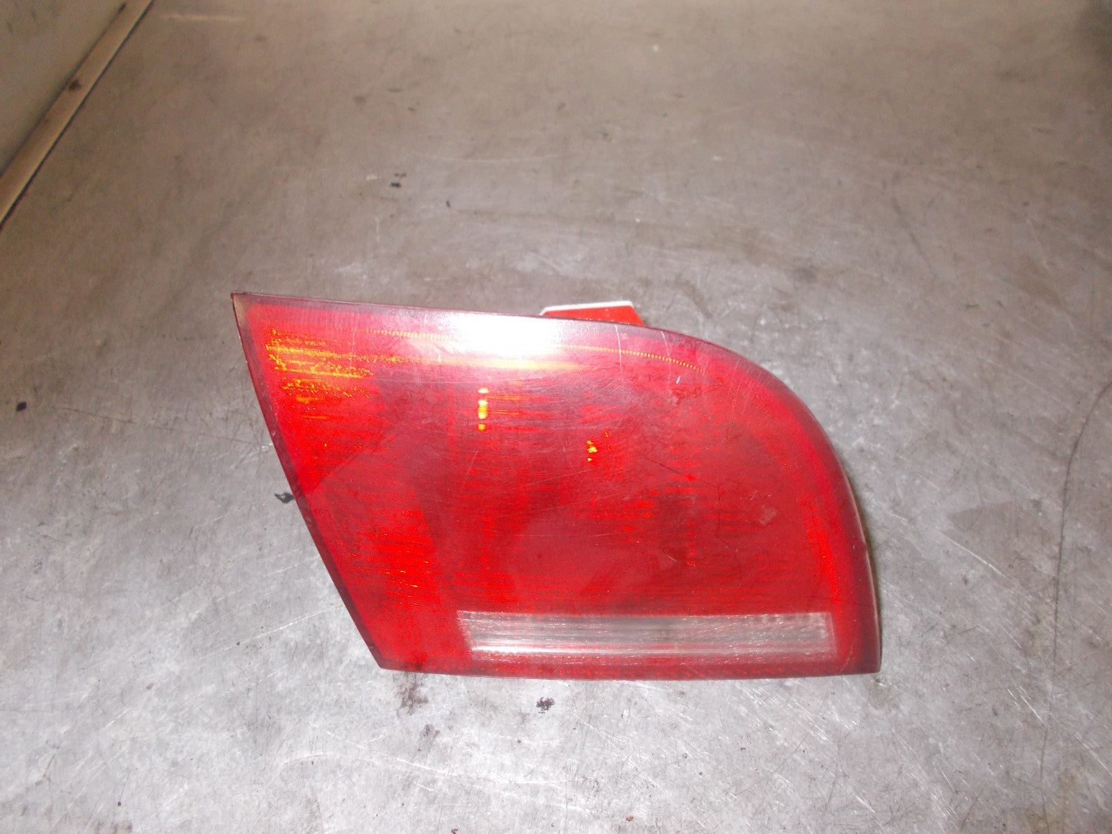 AUDI A3 2008 NSR PASSENGER SIDE INNER  REAR LIGHT TAIL LIGHT 8P4945093B