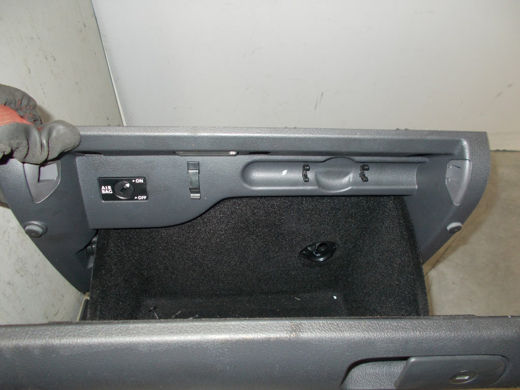 VW VOLKSWAGEN GOLF PLUS 2005 MK5 GREY GLOVE BOX 5M2857097L