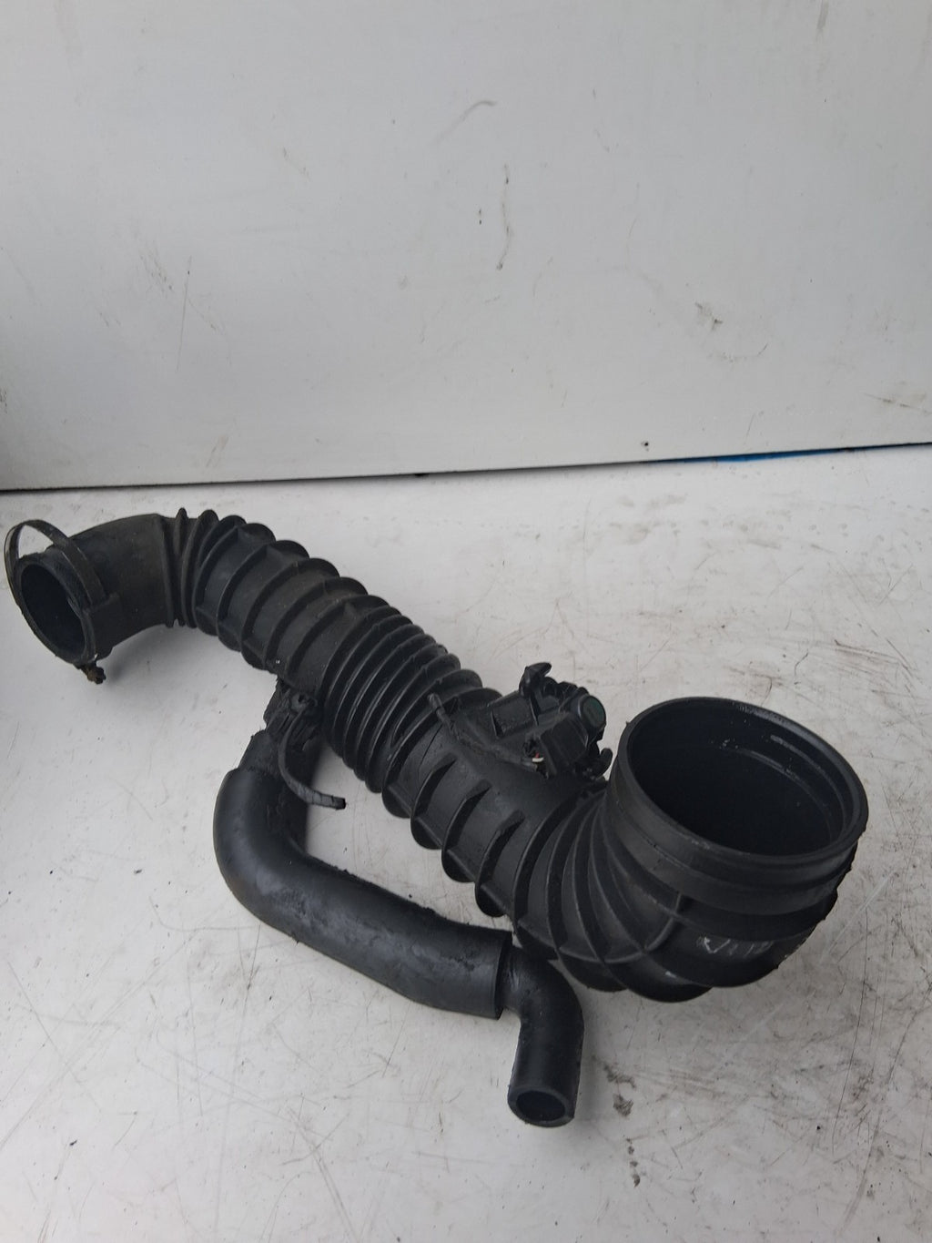 2008 MERCEDES BENZ VITO AIR INTAKE HOSE PIPE A6395282582