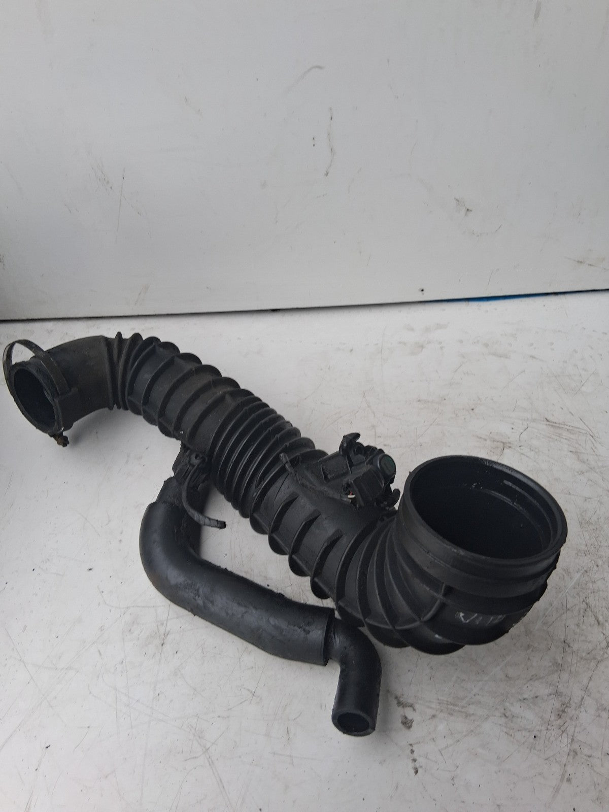 2008 MERCEDES BENZ VITO AIR INTAKE HOSE PIPE A6395282582