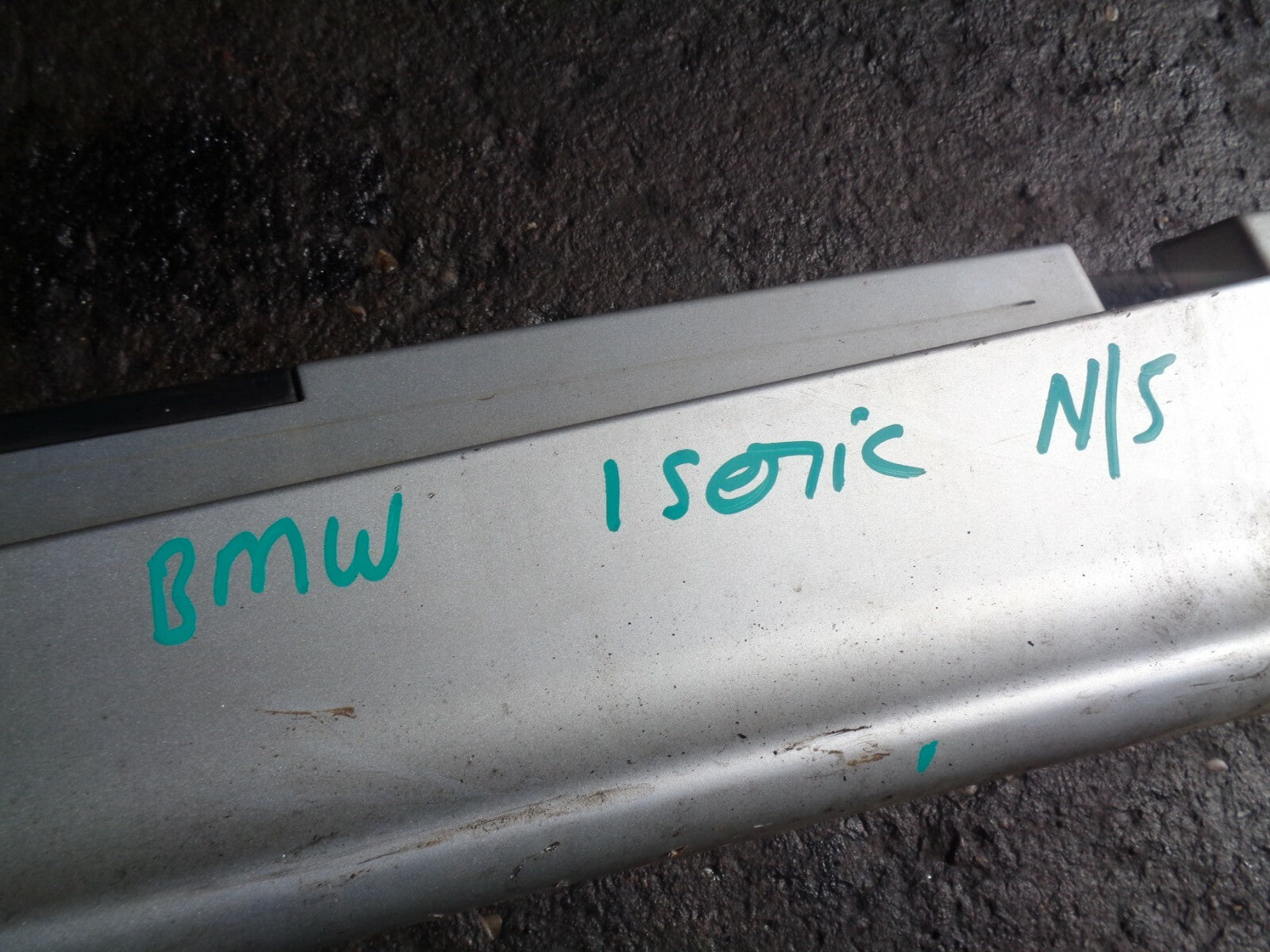 BMW 1 SERIES E 87 2005 NS PASSENGER SIDE SIDE STRIP GREY