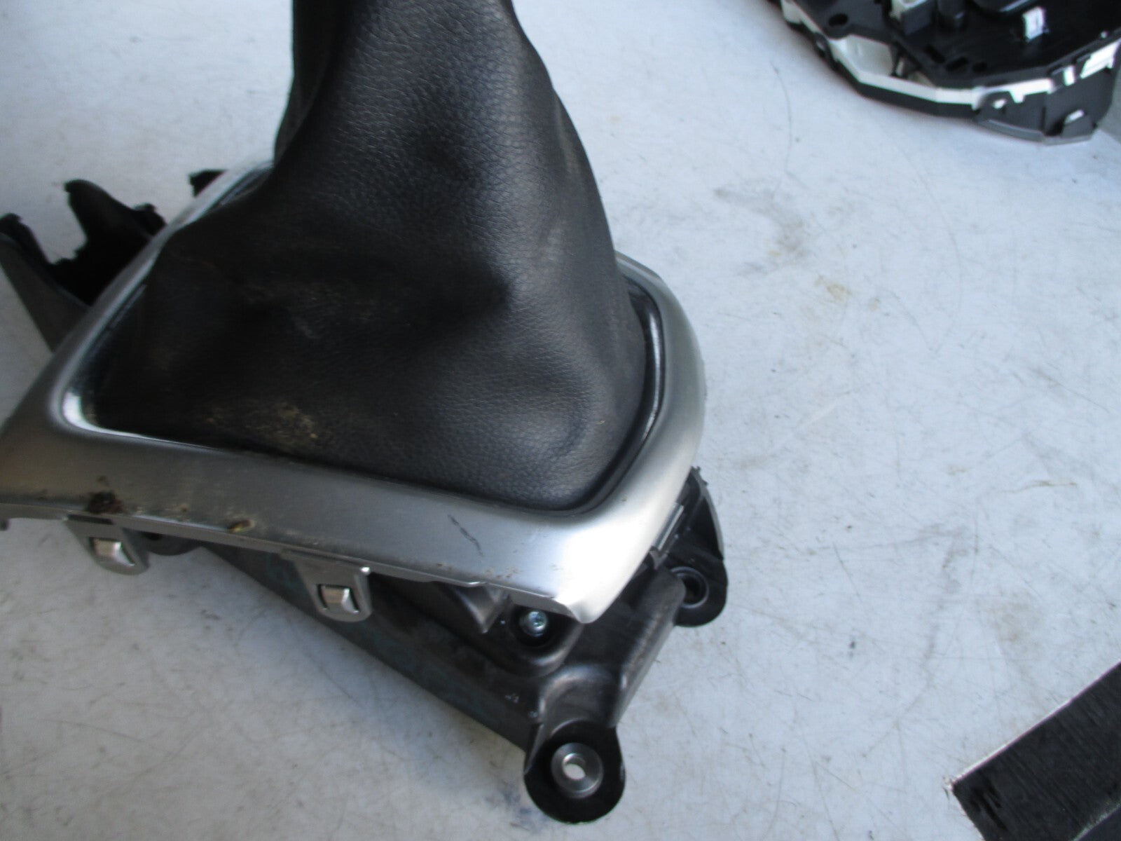 NISSAN QASHQAI MK2 J11 2016 6 SPEED GEARSTICK GEAR STICK SELECTOR  9617842