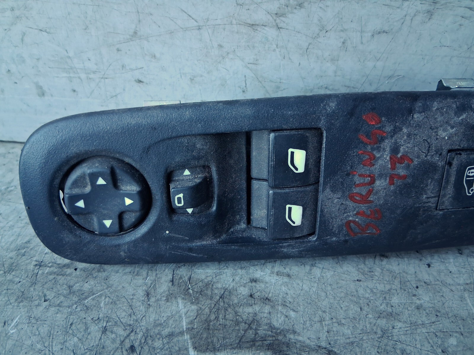 2023 CITROEN BERLINGO MK3 OSF DRIVER SIDE WINDOW CONTROL SWITCH 96783350ZD
