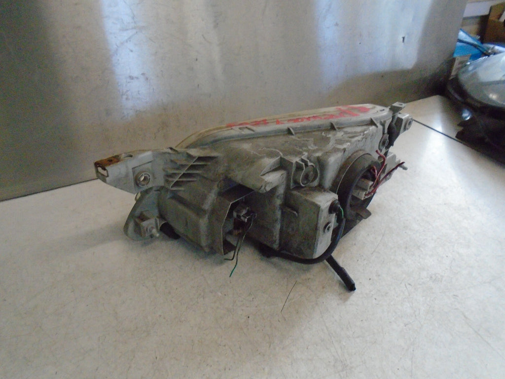 MAZDA PREMACY 2003 MK1 OS DRIVER SIDE HEADLIGHT HEADLAMP