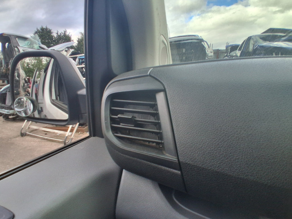 2019 CITROEN DISPATCH VIVARO MK3 NS PASSENGER SIDE FRONT AIR VENT