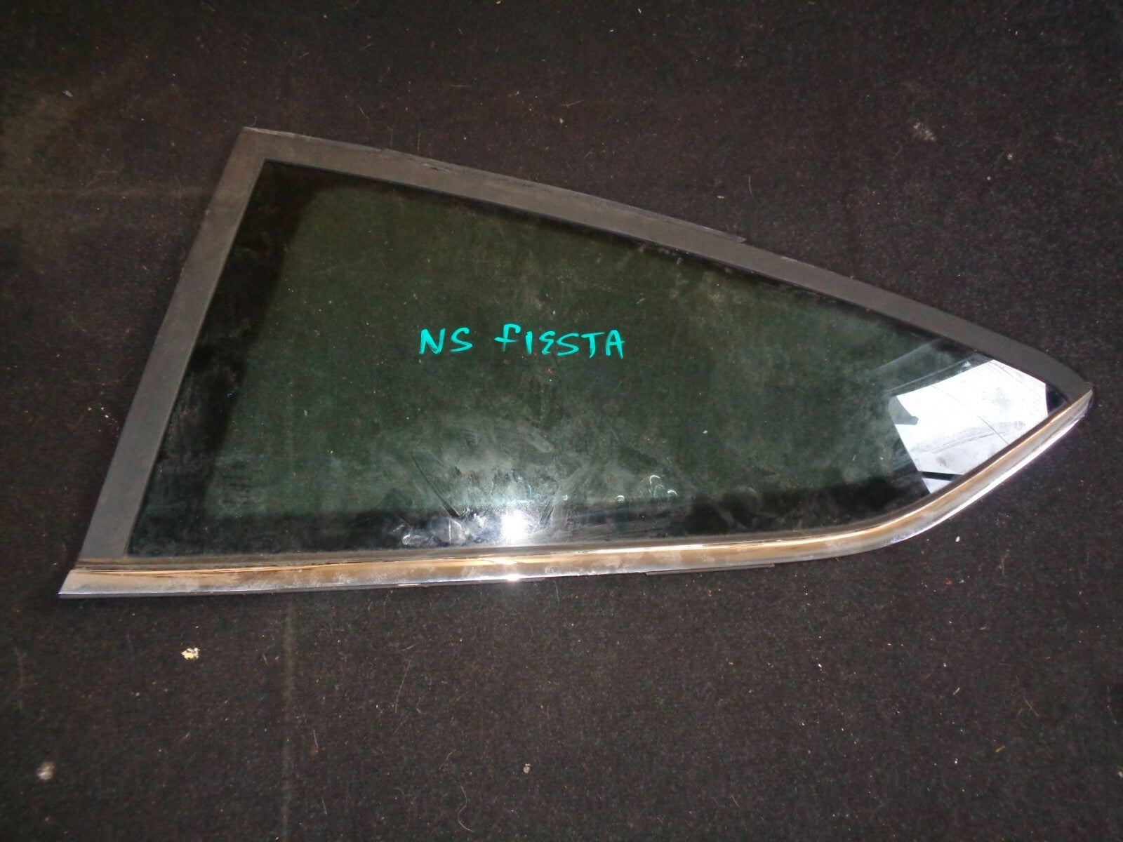 FORD FIESTA ST 2014 MK7 3 DOOR NSR PASSENGER SIDE REAR QUARTER GLASS