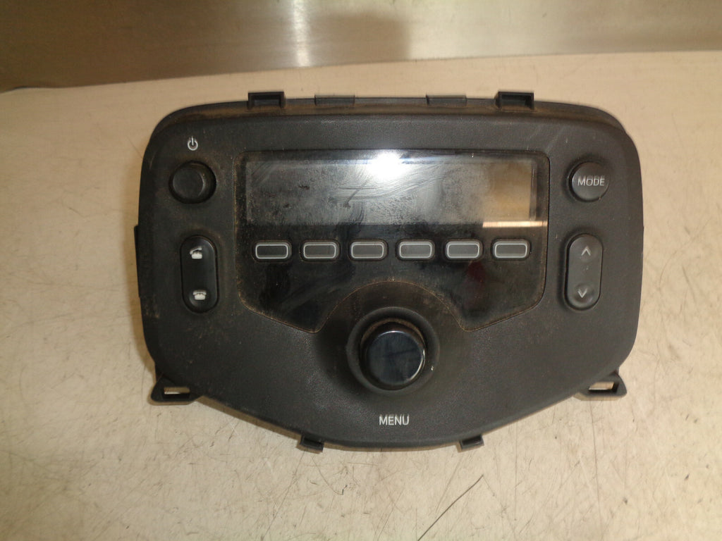 TOYOTA AYGO 2016 RADIO STEREO HEAD UNIT 861200H050