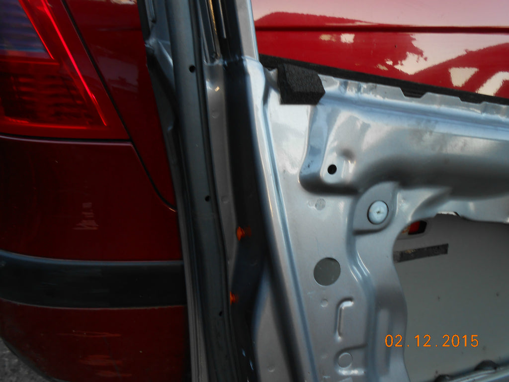 MAZDA 3 BK 2005 NSF PASSENGER SIDE FRONT BARE DOOR IN GREY SILVER
