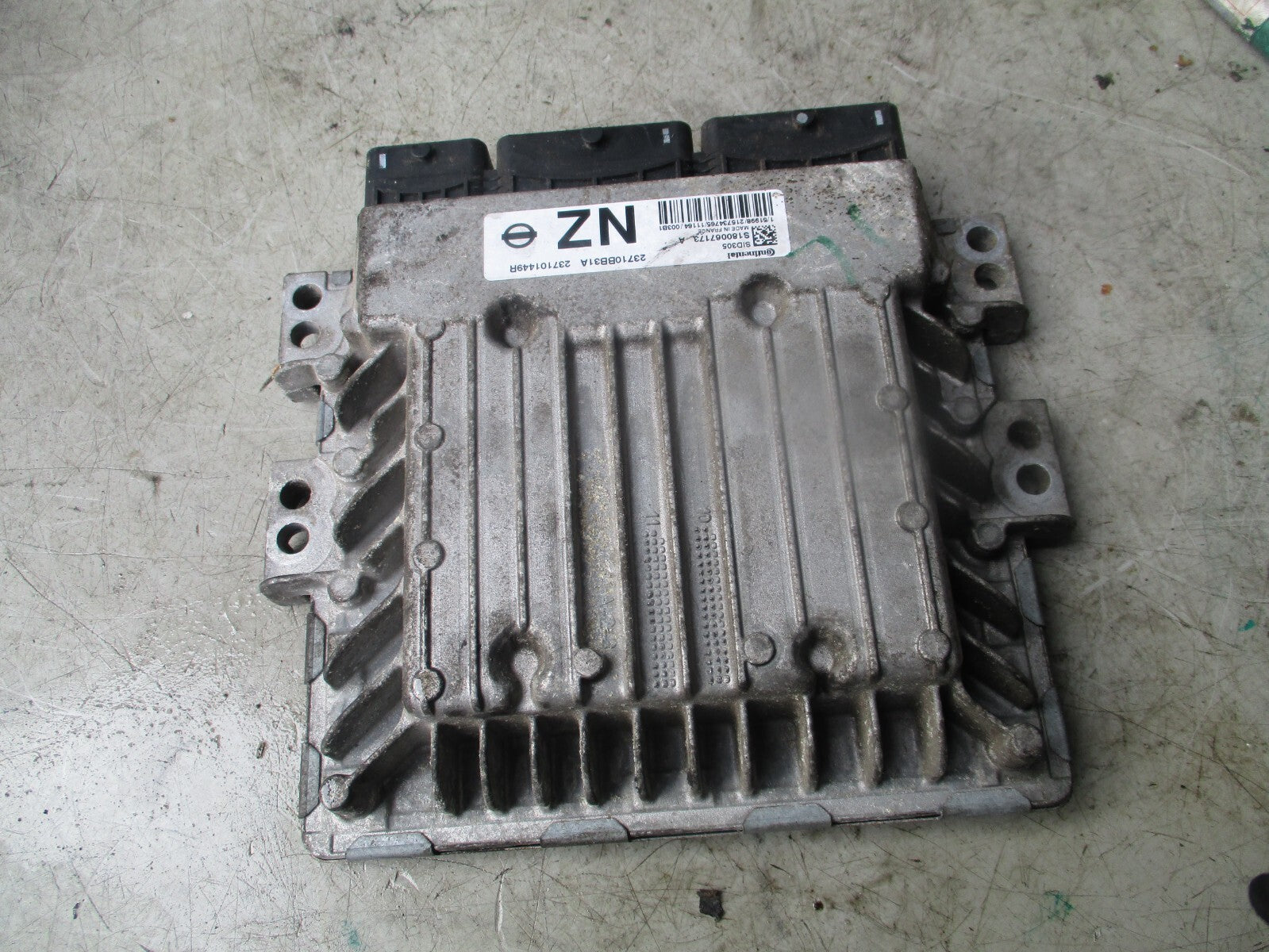 2011 NISSAN QASHQAI ENGINE CONTROL UNIT ECU SID305