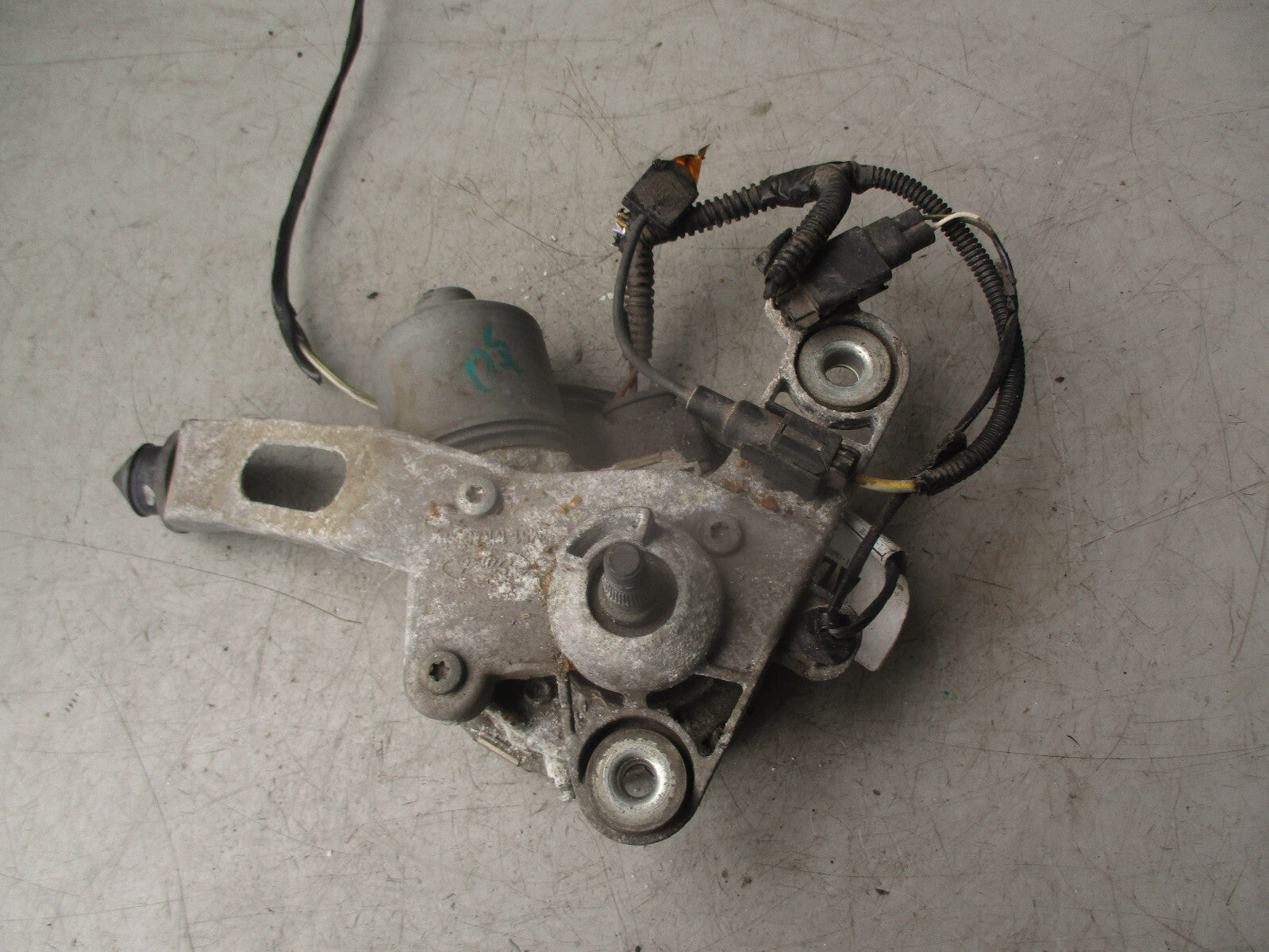 2017 FORD FOCUS MK3 OS DRIVER FRONT WINDSCREEN WIPER MOTOR & LINKAGE BM5117504BL