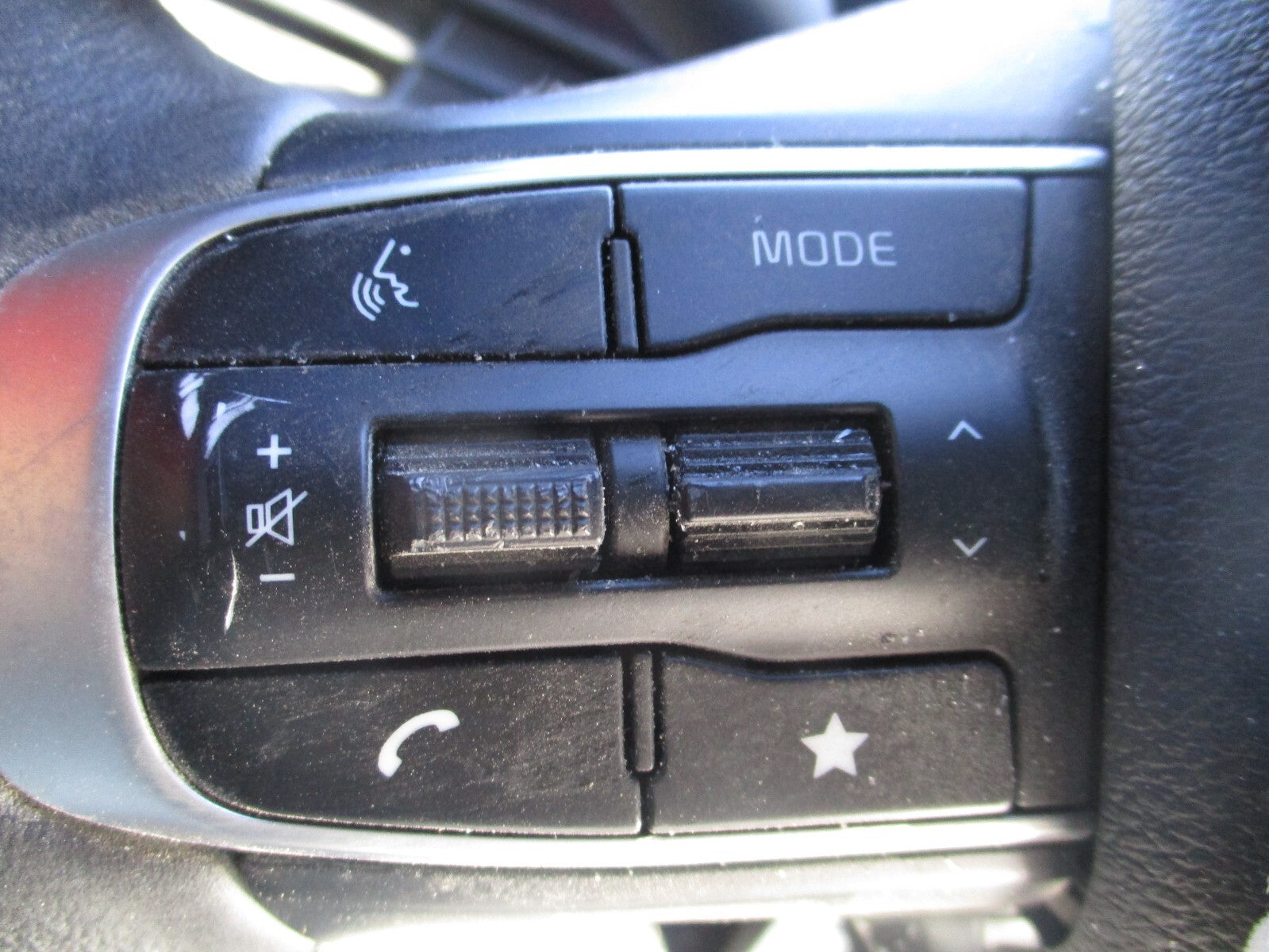 2023 KIA SPORTAGE MK5 GT LINE 3 SPOKE MULTIFUNCTION LEATHER STEERING WHEEL