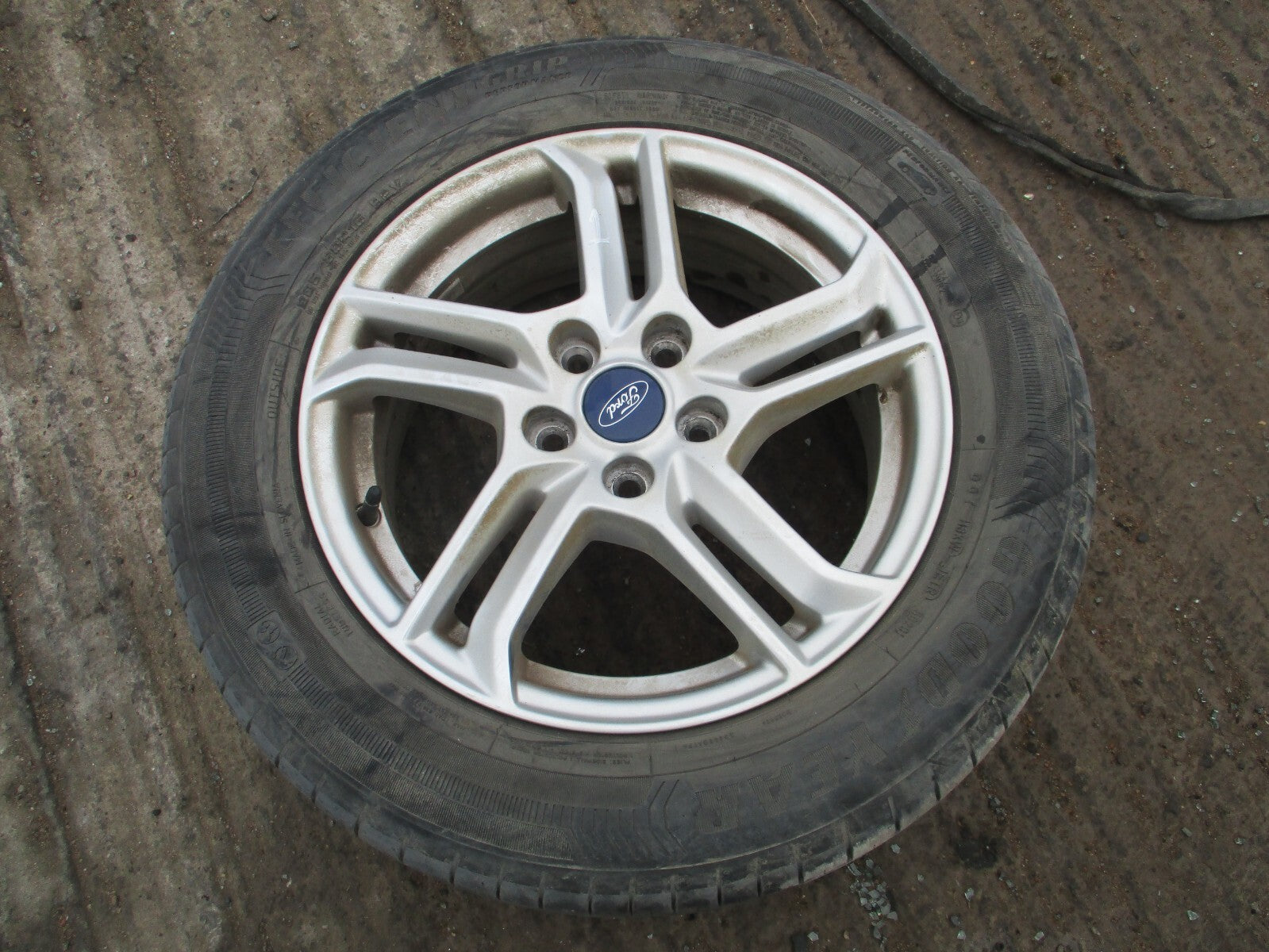 FORD FOCUS MK4 2021 16 INCH ALLOY WHEEL WITH TYRE 205/60R16 REF 1