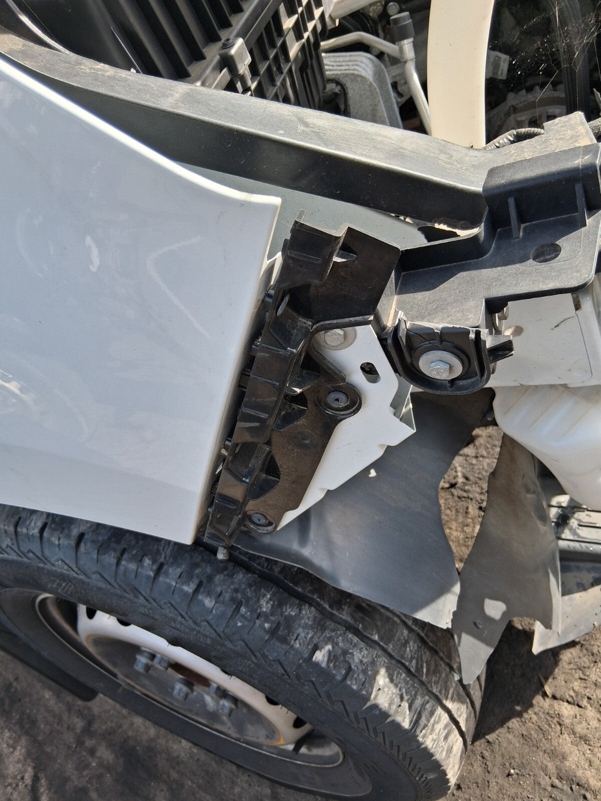 2023 RENAULT MASTER MK3 OSF DRIVER SIDE FRONT BUMPER BRACKET