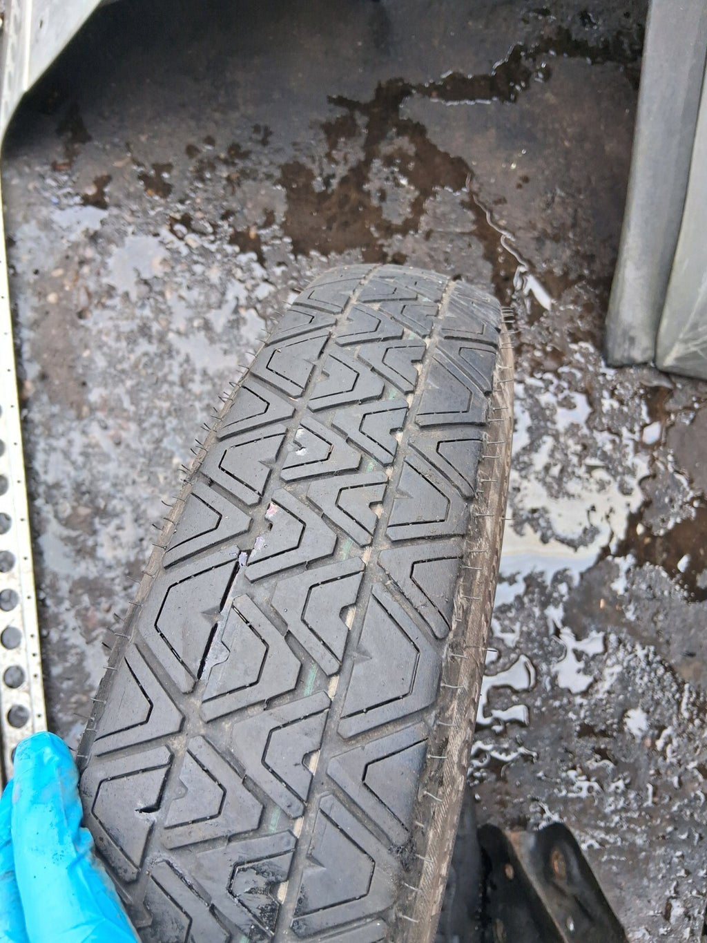 2008 MERCEDES C CLASS W204 16 INCH STEEL WHEEL WITH TYRE T125/90R16