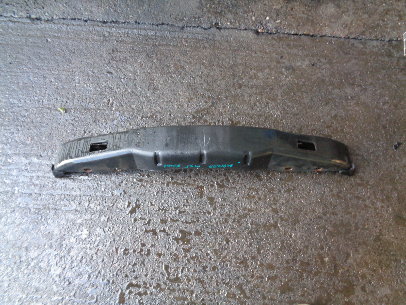 MAZDA MX5 NB MK2 2000 FRONT PLASTIC CRASH BUMPER REINFORCEMENT SUPPORT BAR BEAM