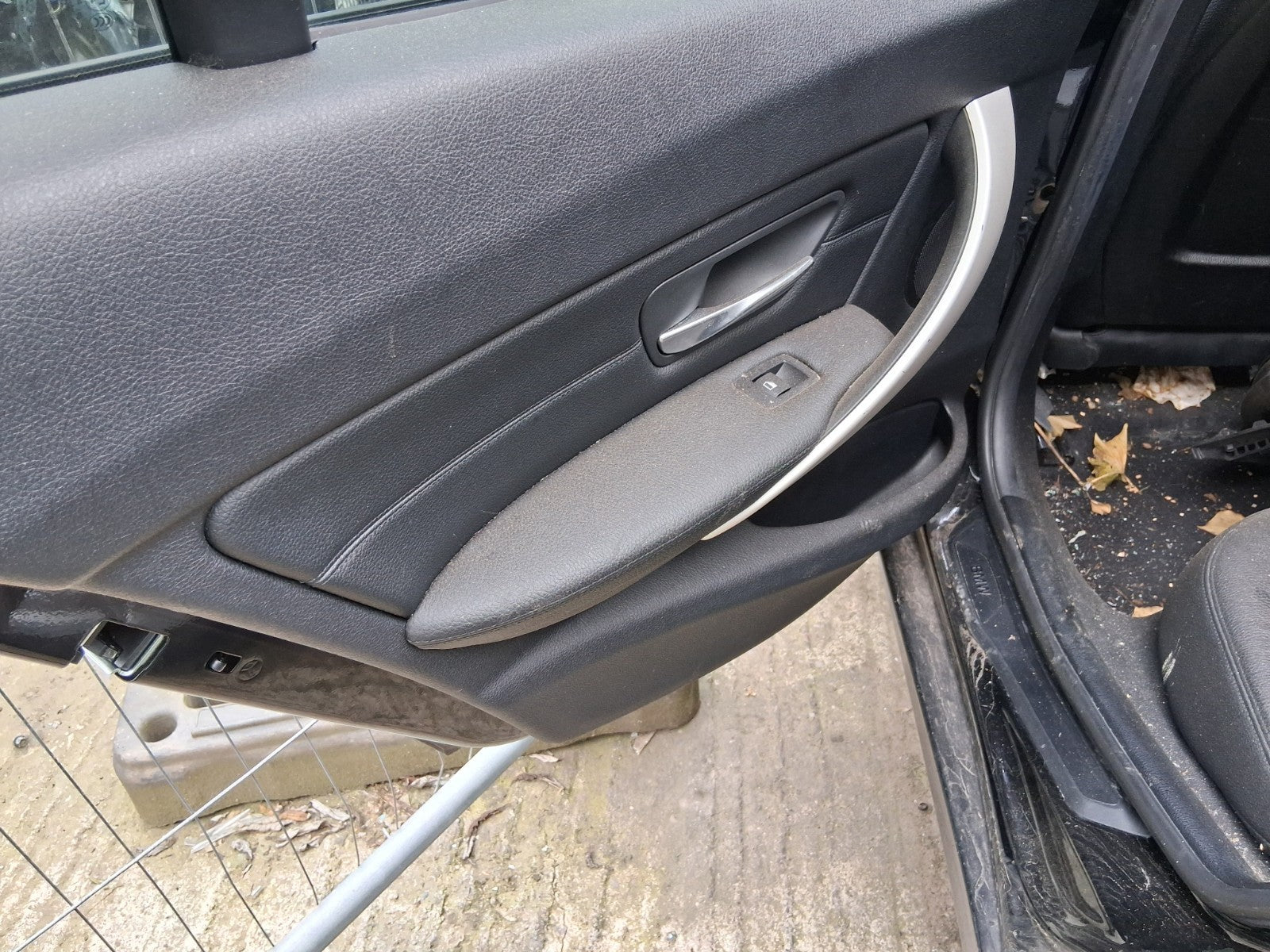 2015 BMW 3 SERIES F30 ESTATE NSR PASSENGER SIDE REAR LEFT DOOR CARD PANEL