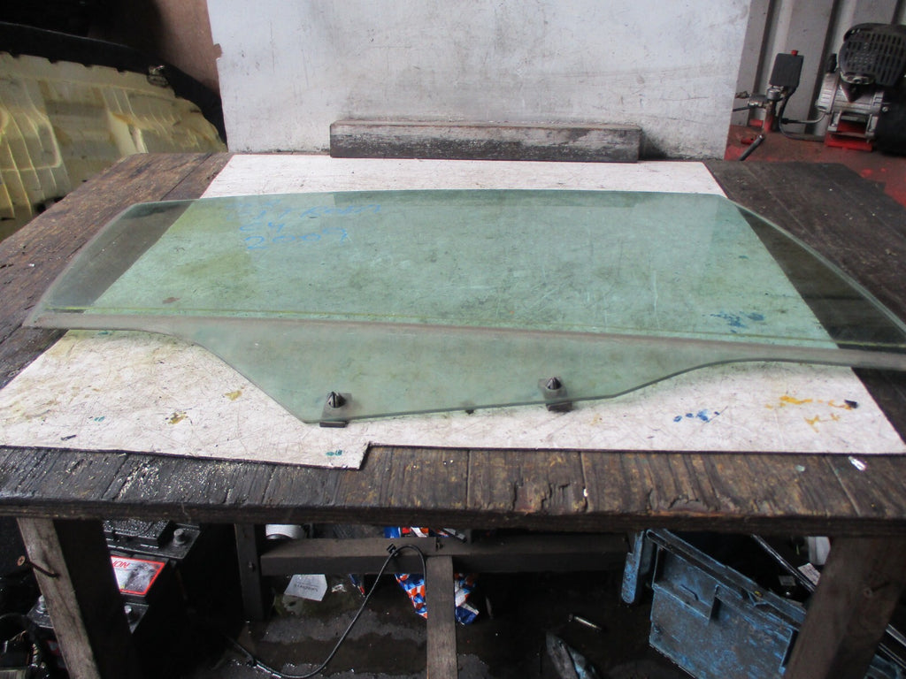 CITROEN C4 MK1 2009 OSR DRIVER SIDE REAR DOOR WINDOW GLASS
