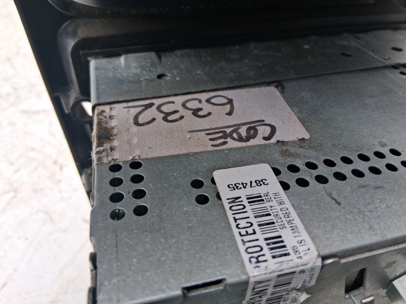 2001 PEUGEOT 206 RADIO CD PLAYER STEREO HEAD UNIT 9641523080