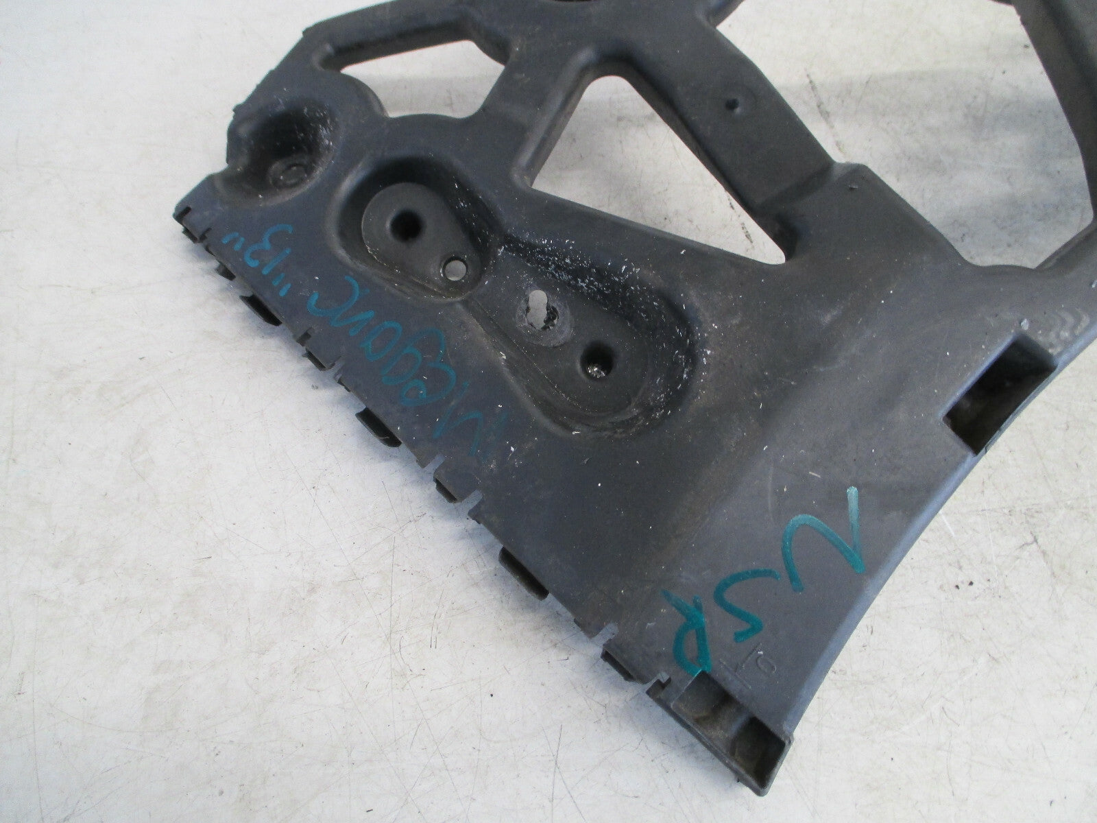 RENAULT MEGANE MK3 2013 NSR PASSENGER REAR BUMPER MOUNTING BRACKET 850450010R