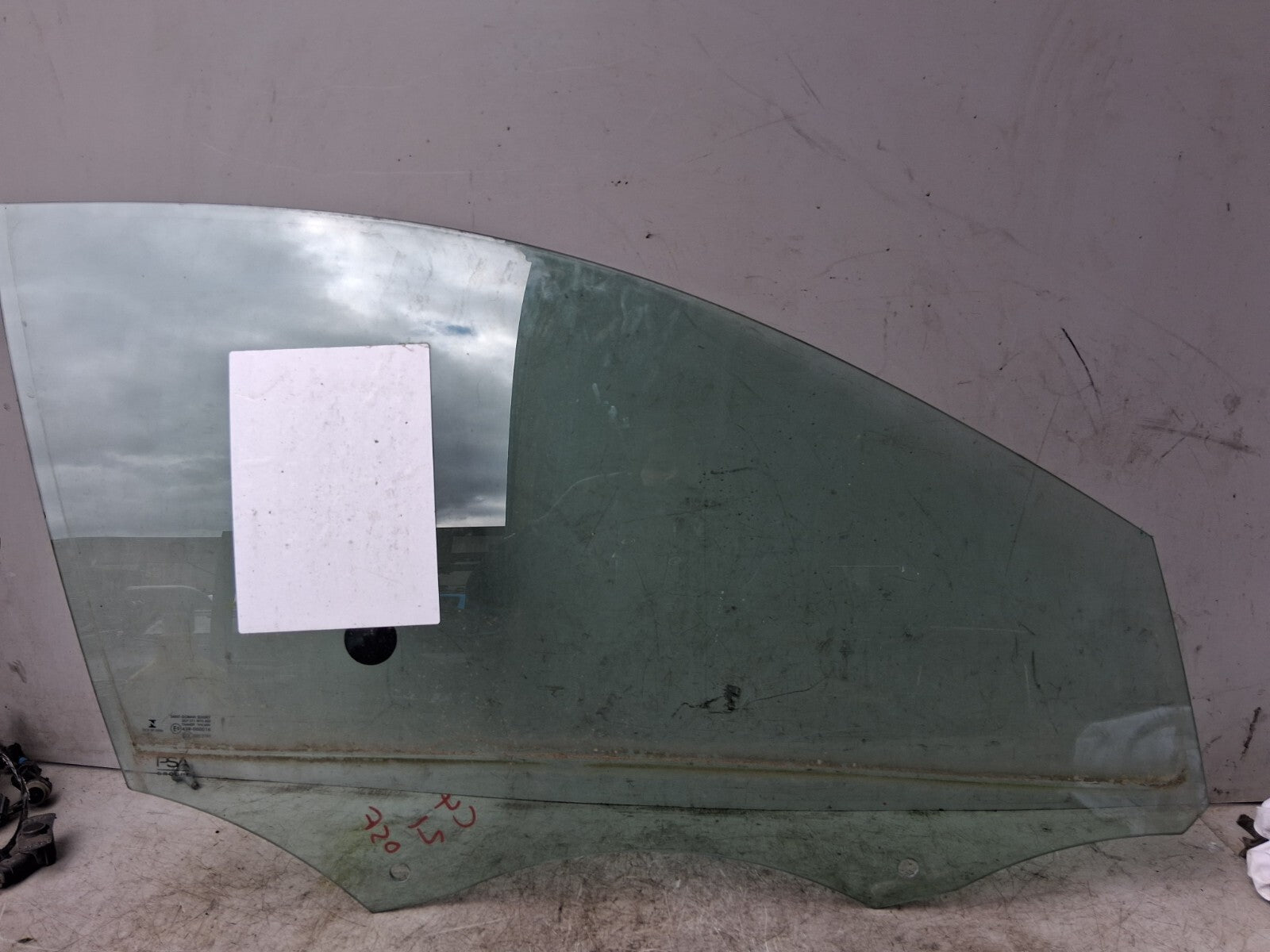 CITROEN C4 MK3 2021 OSF DRIVER SIDE FRONT WINDOW GLASS RIGHT SIDE 43R000016