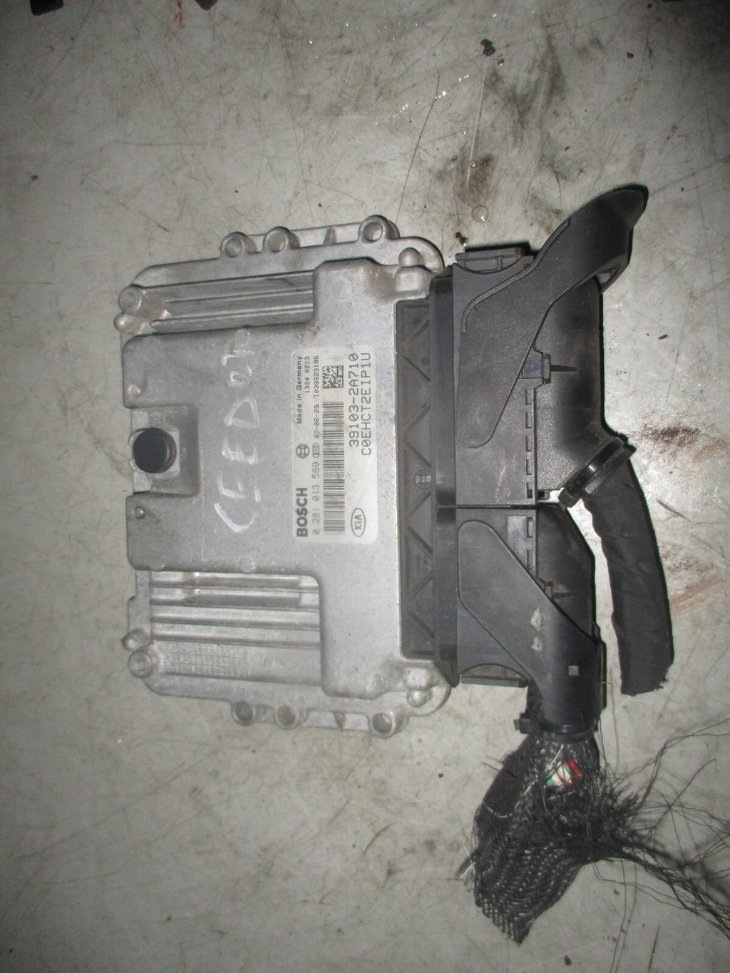 KIA CEED 2008 ECU ENGINE CONTROL UNIT 391032A710