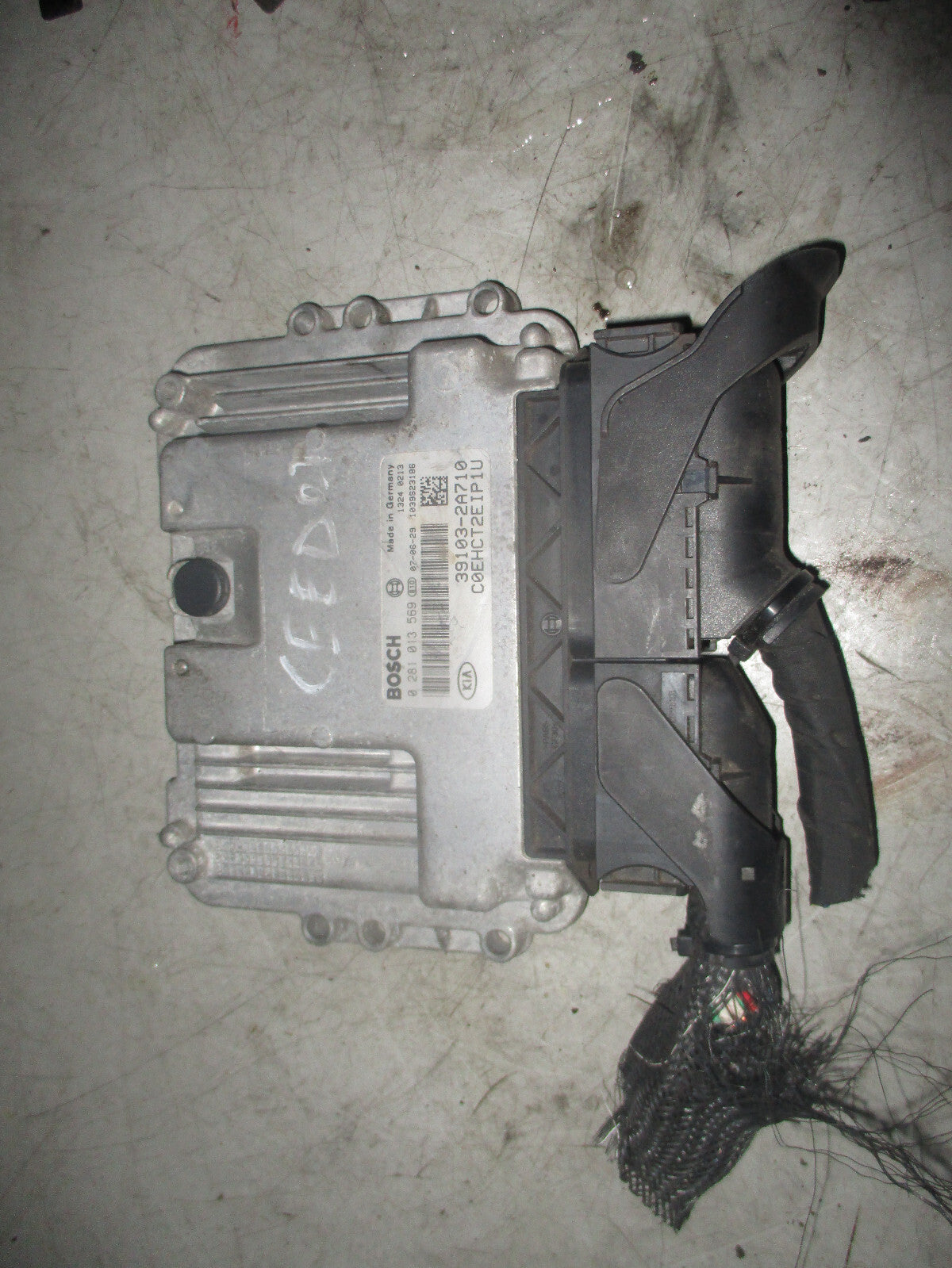 KIA CEED 2008 ECU ENGINE CONTROL UNIT 391032A710