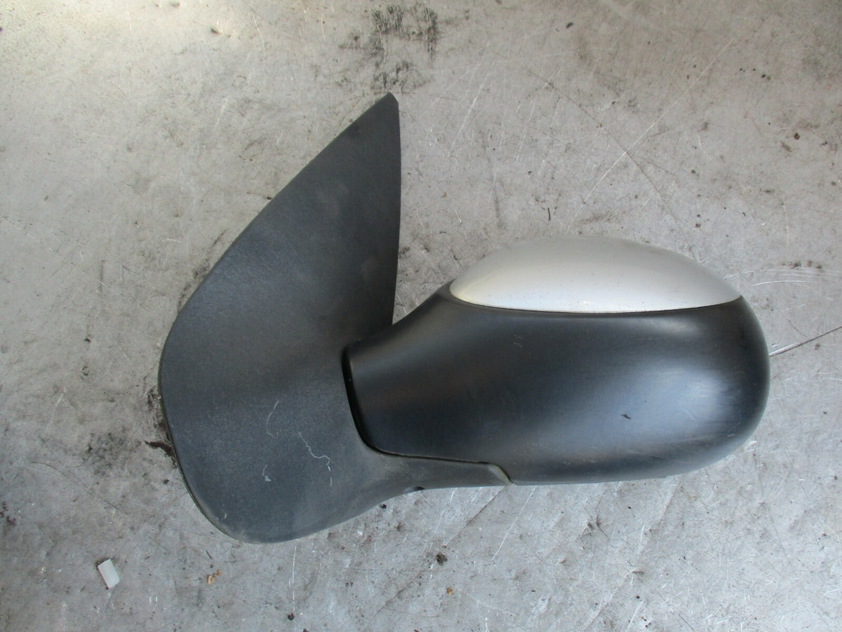 PEUGEOT 206 NS PASSENGER SIDE ELECTRIC WING MIRROR SILVER