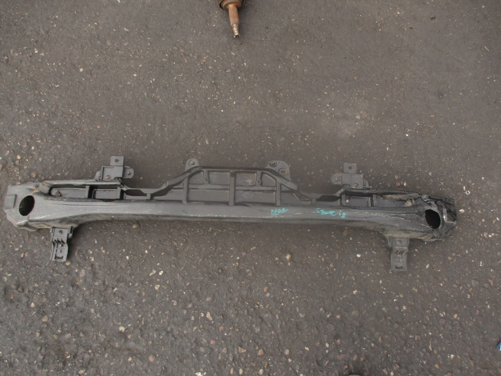 2018 KIA STONIC REAR BUMPER REINFORCEMENT CRASH BAR 86631H8410