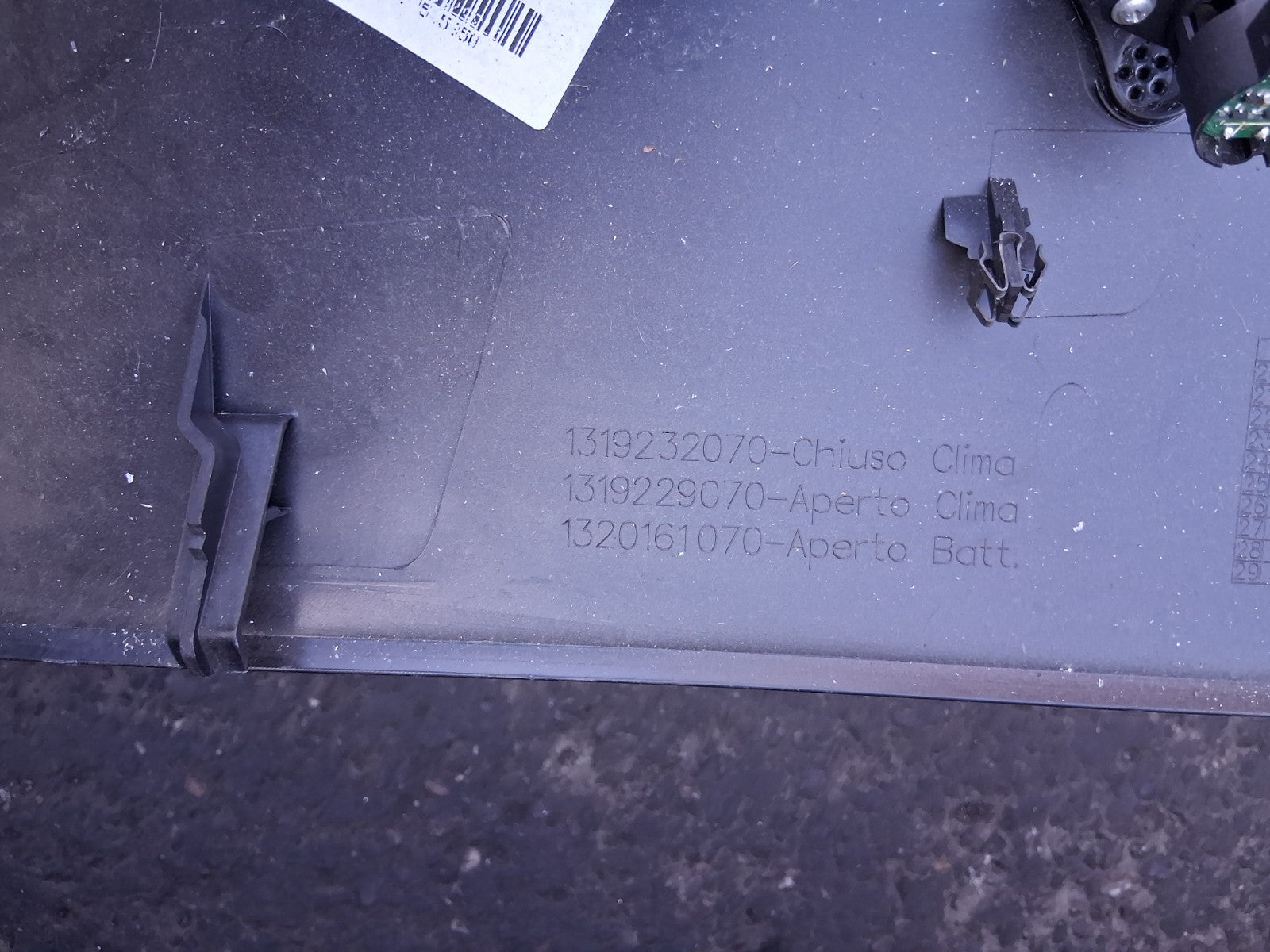 2024 FIAT DUCATO MK3 LOWER DASH PANEL FUSE RELAY COVER TRIM 1319232070