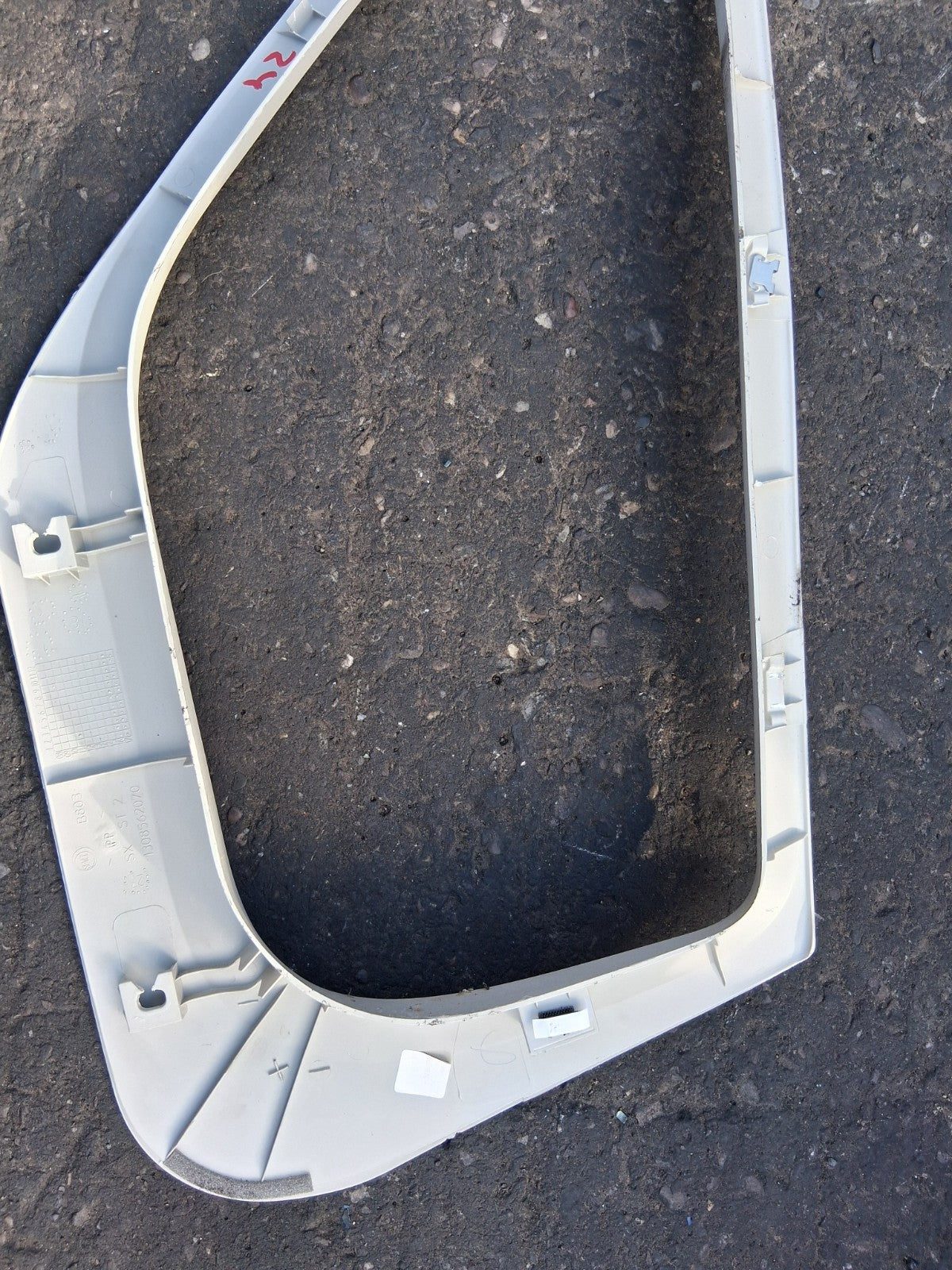 2024 FIAT DUCATO MK3 NSF PASSENGER SIDE INNER QUARTER GLASS TRIM 1308562070